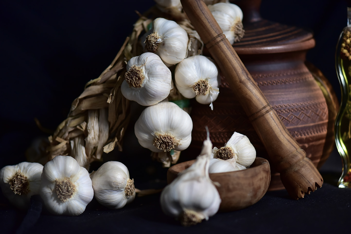 Jenis Hama Tanaman Bawang Putih, Mulai dari Ulat Grayak hingga Penggorok Daun